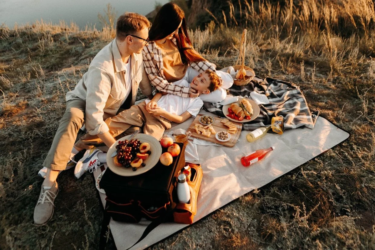 hiking picnic blanket